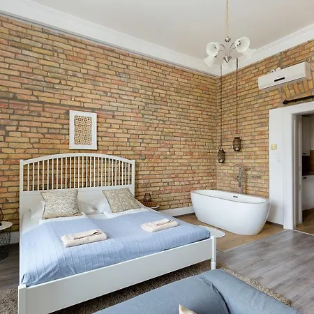 Buda Castle Апартаменты *